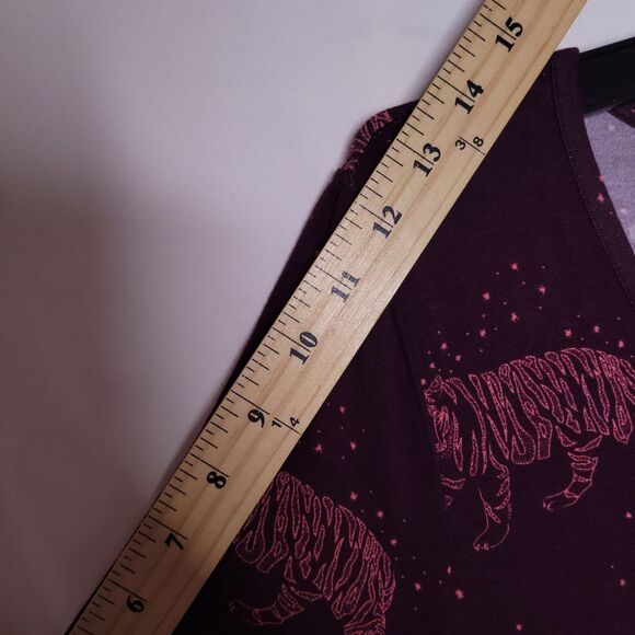 Torrid Top 2X Burgundy Tiger Print Super Soft Knits V Neck - Picture 8 of 11